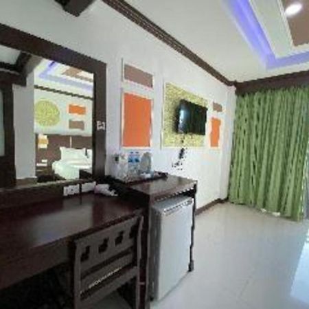 Azure Bangla Phuket Hotel Patong Exterior foto
