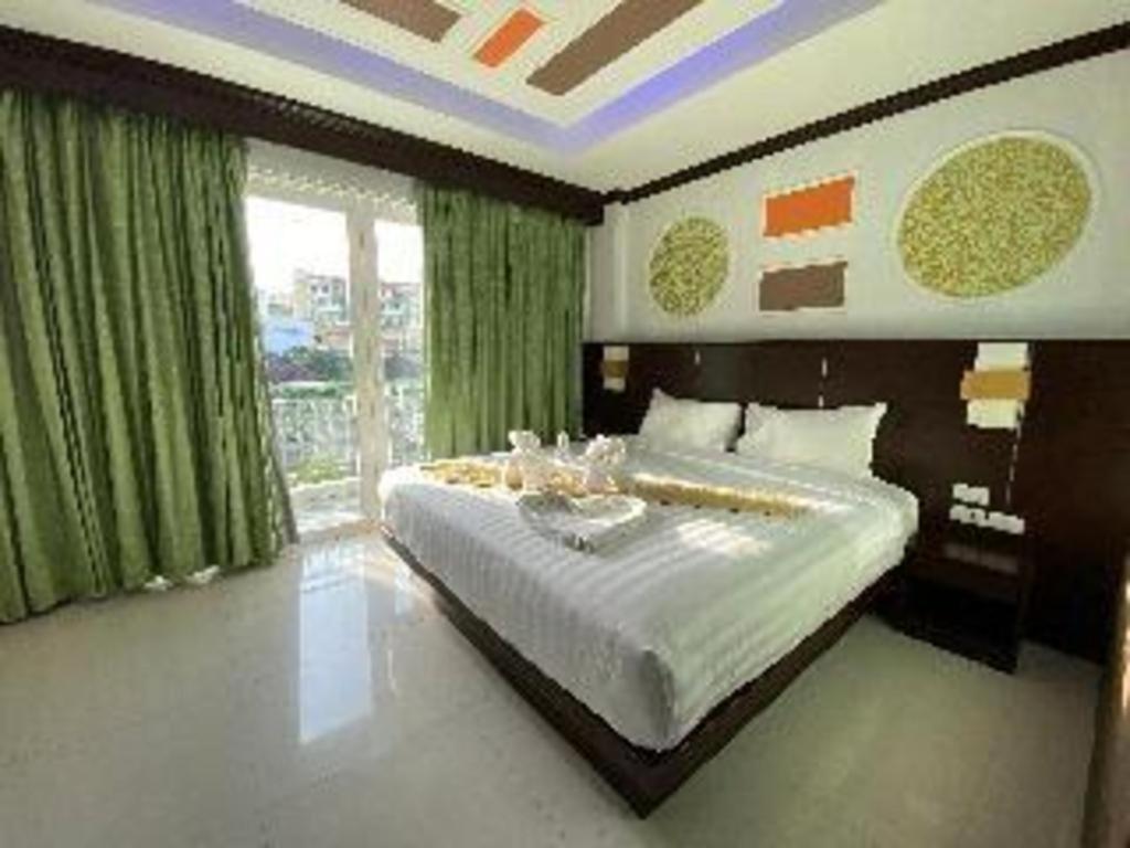 Azure Bangla Phuket Hotel Patong Exterior foto