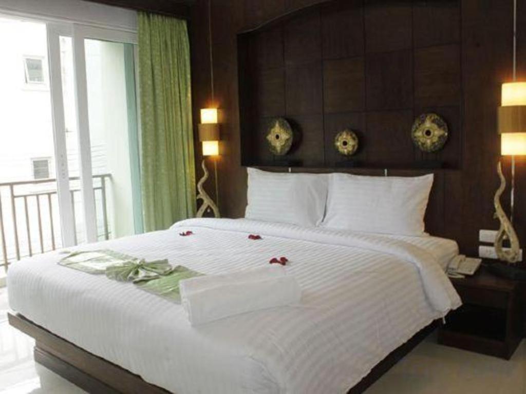 Azure Bangla Phuket Hotel Patong Exterior foto