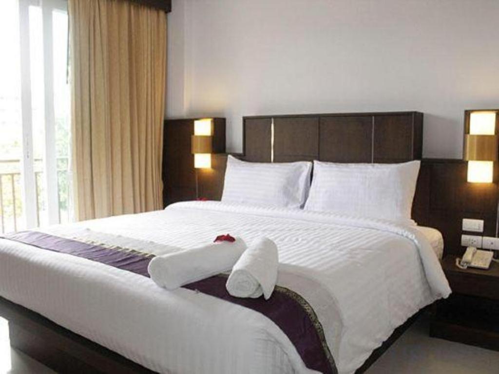 Azure Bangla Phuket Hotel Patong Exterior foto