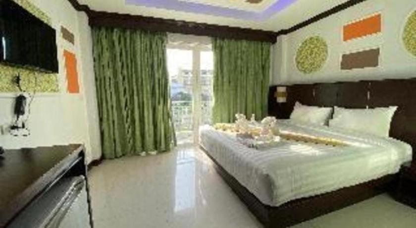 Azure Bangla Phuket Hotel Patong Exterior foto
