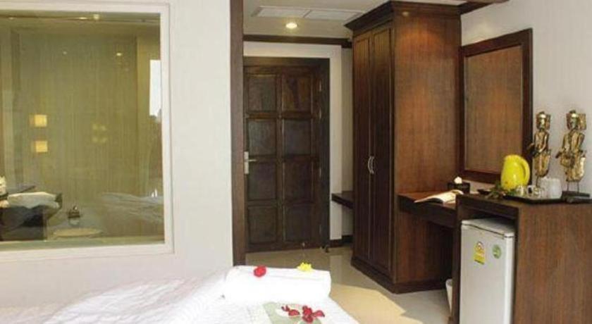 Azure Bangla Phuket Hotel Patong Exterior foto