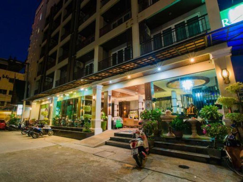 Azure Bangla Phuket Hotel Patong Exterior foto